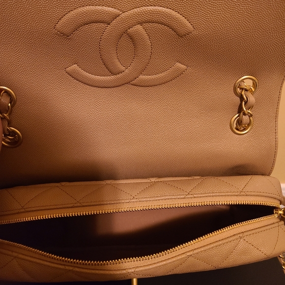 Chanel Caviar Flap Bag - Picture 3 of 8